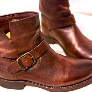 FRYE AND CO. Rich Brown Leather Booties